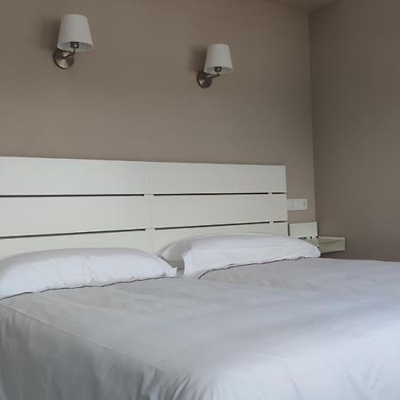 Hotel Roman Навесес Экстерьер фото